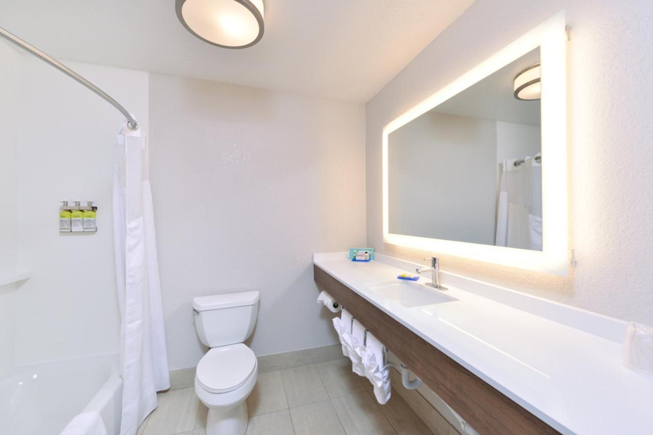 Express & Arcata/eureka-airport Area By Ihg 3*
