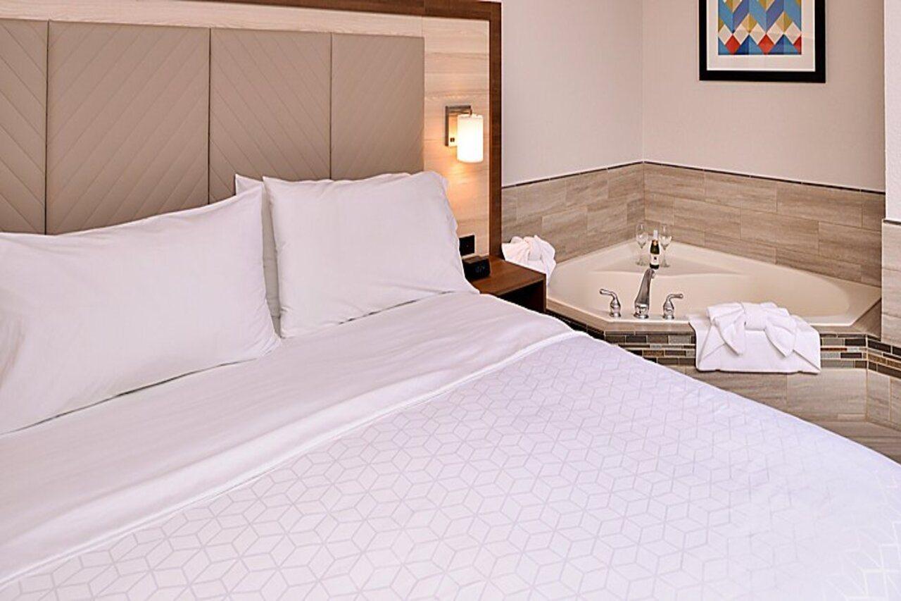 Hotel Express & Arcata/eureka-airport Area By Ihg