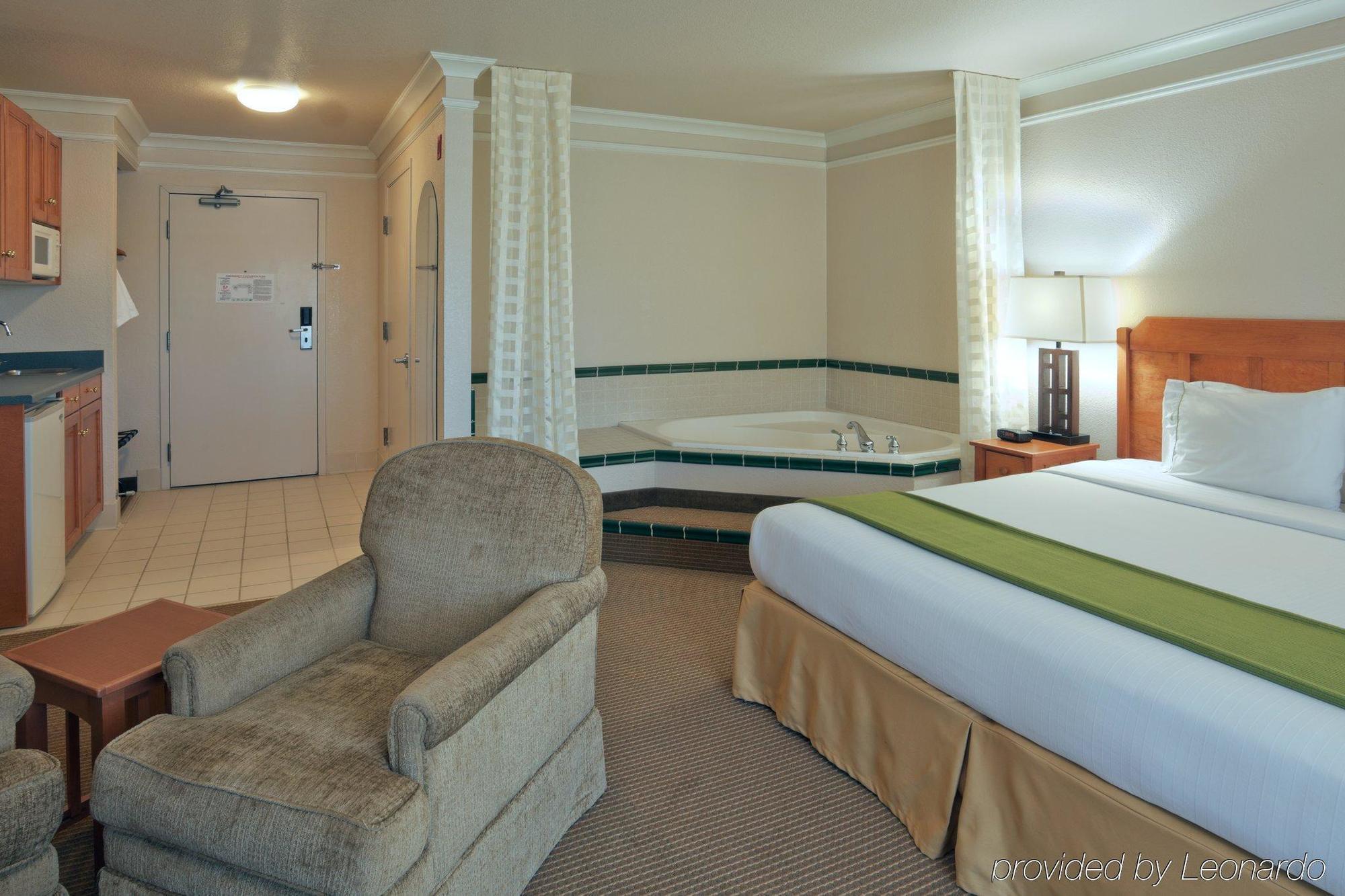 Hotel Express & Arcata/eureka-airport Area By Ihg 3*