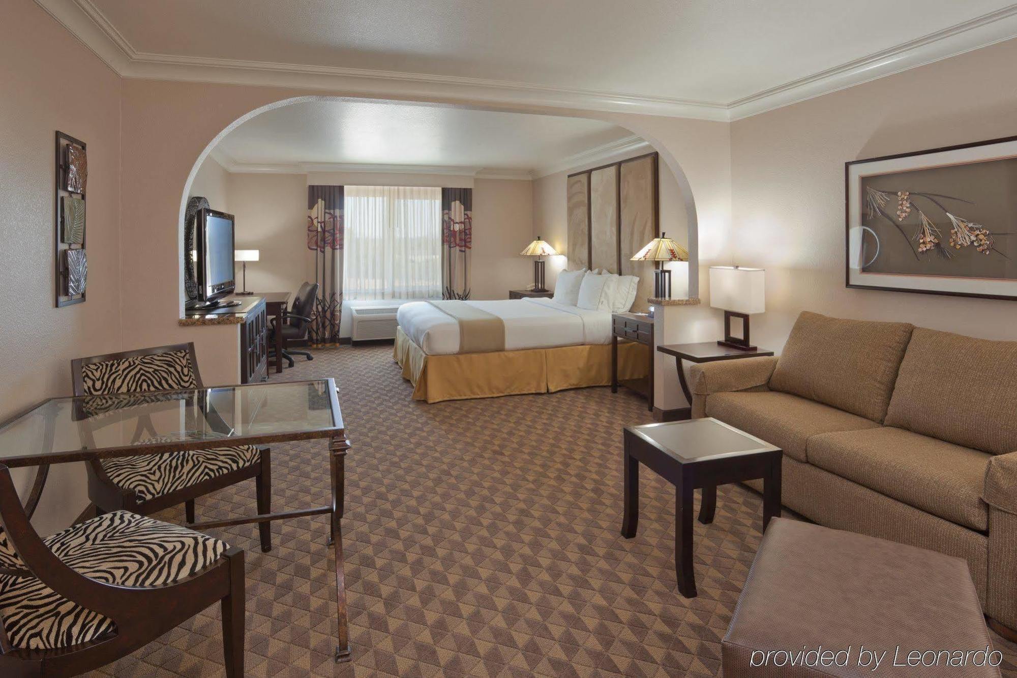 Express & Arcata/eureka-airport Area By Ihg Hotel